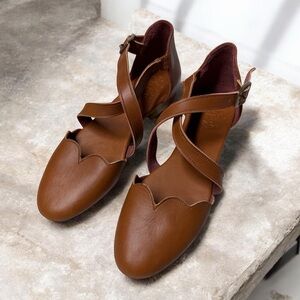Elf Mangrove Cross-Strap vintage camel Leather Ballet Flats scallop detail sz 8